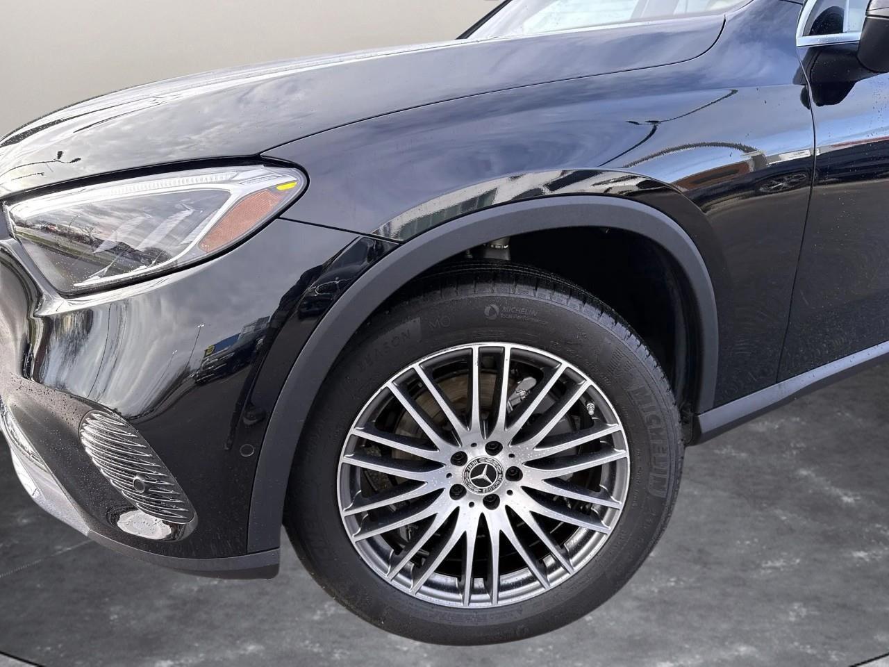 2024 Mercedes-Benz GLC300  Photo