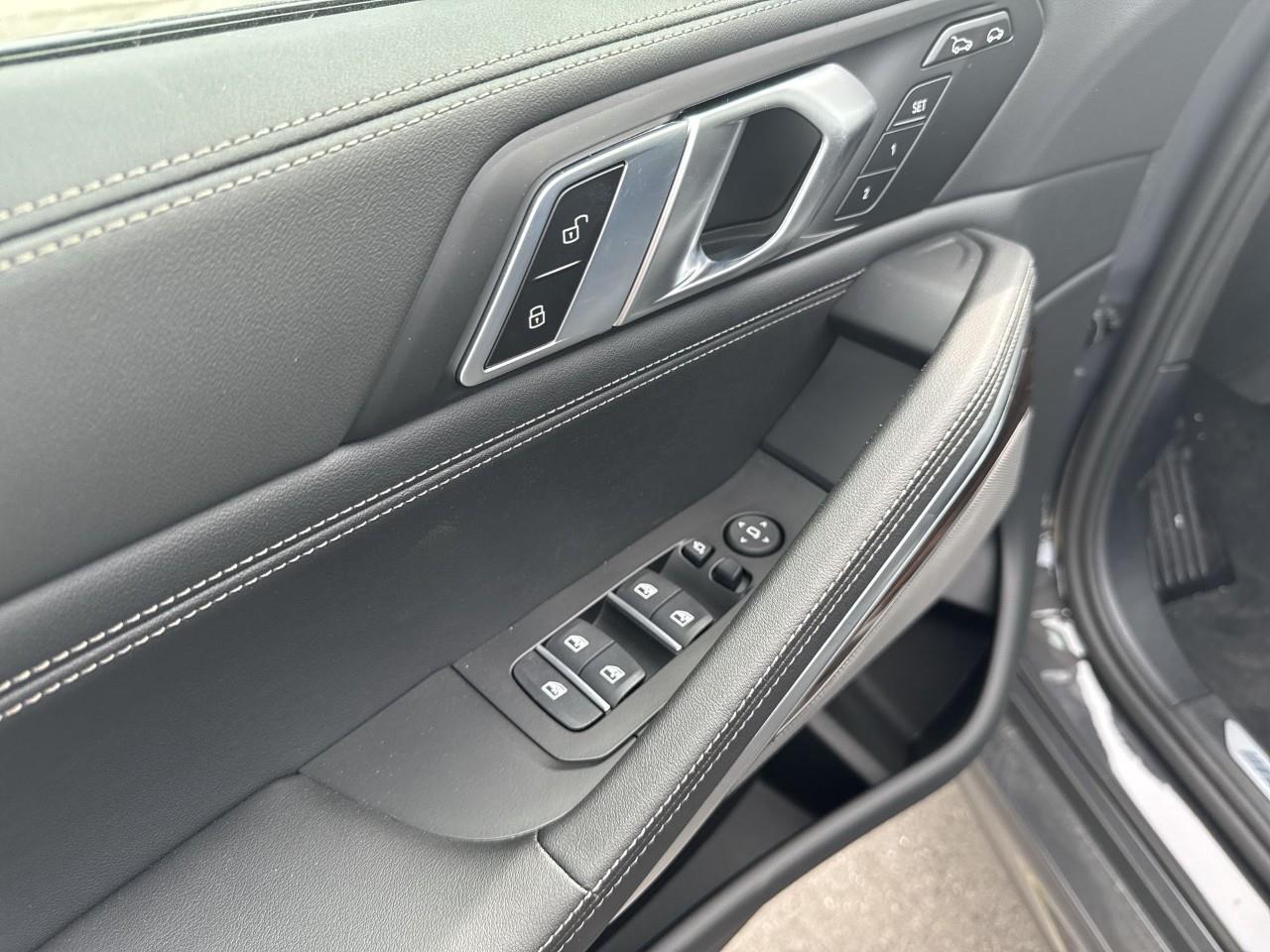 2025 BMW X6 xDrive40i Photo