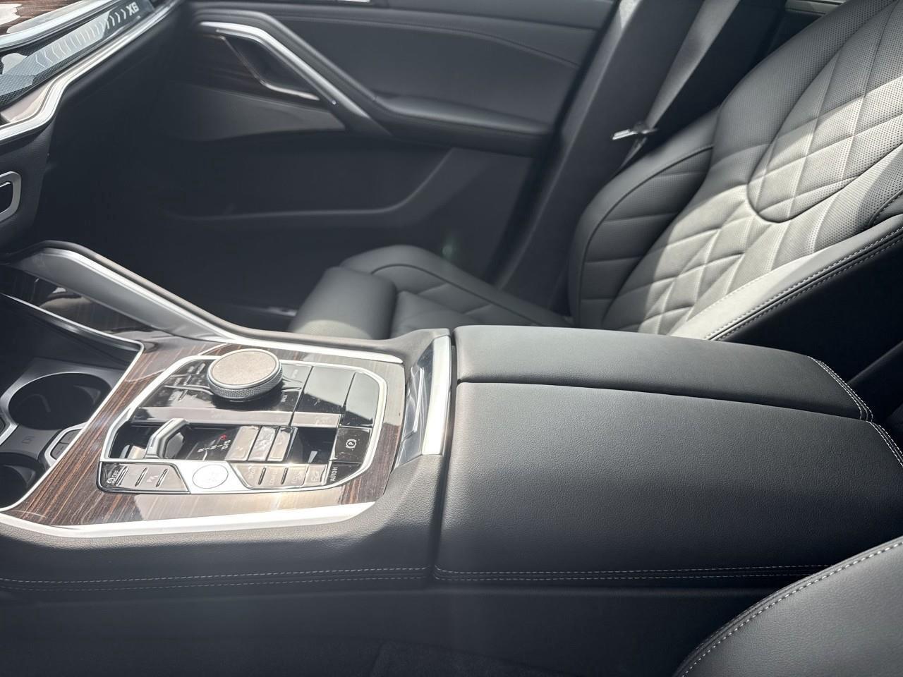 2025 BMW X6 xDrive40i Photo