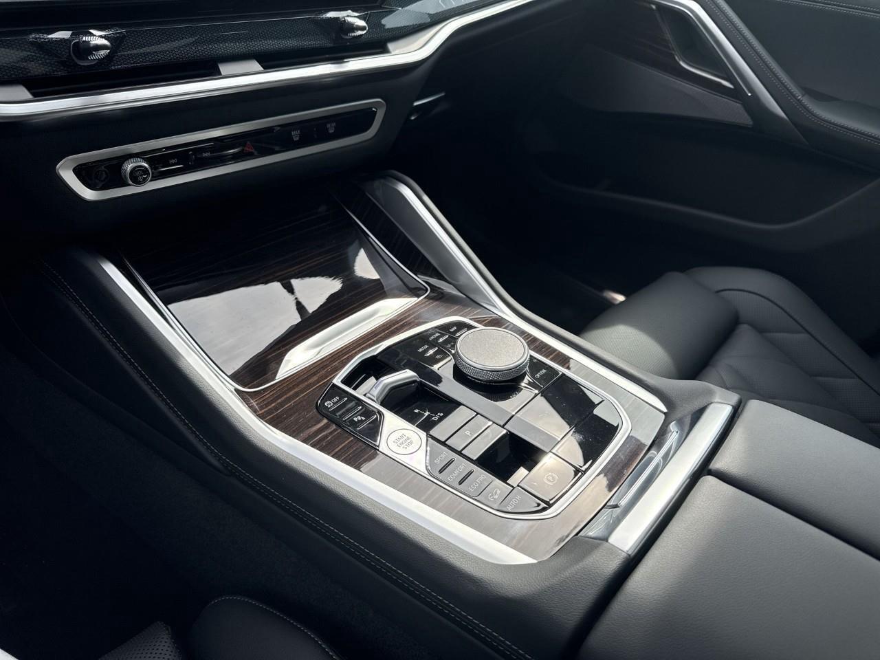 2025 BMW X6 xDrive40i Photo