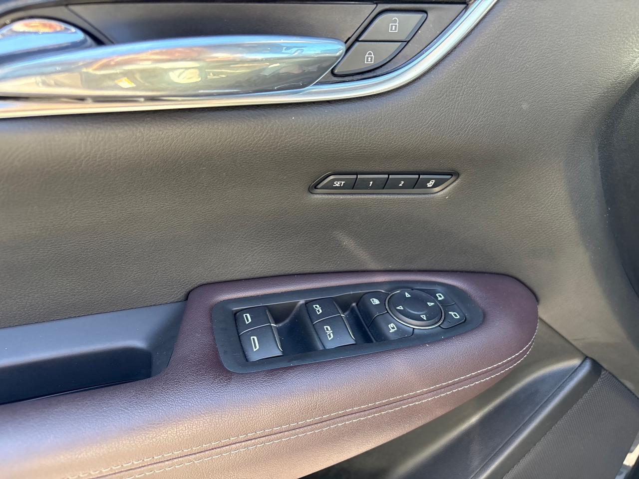 2021 Cadillac XT6 Premium Luxury AWD + 7 Pass + Sunroof + 1 Owner Photo