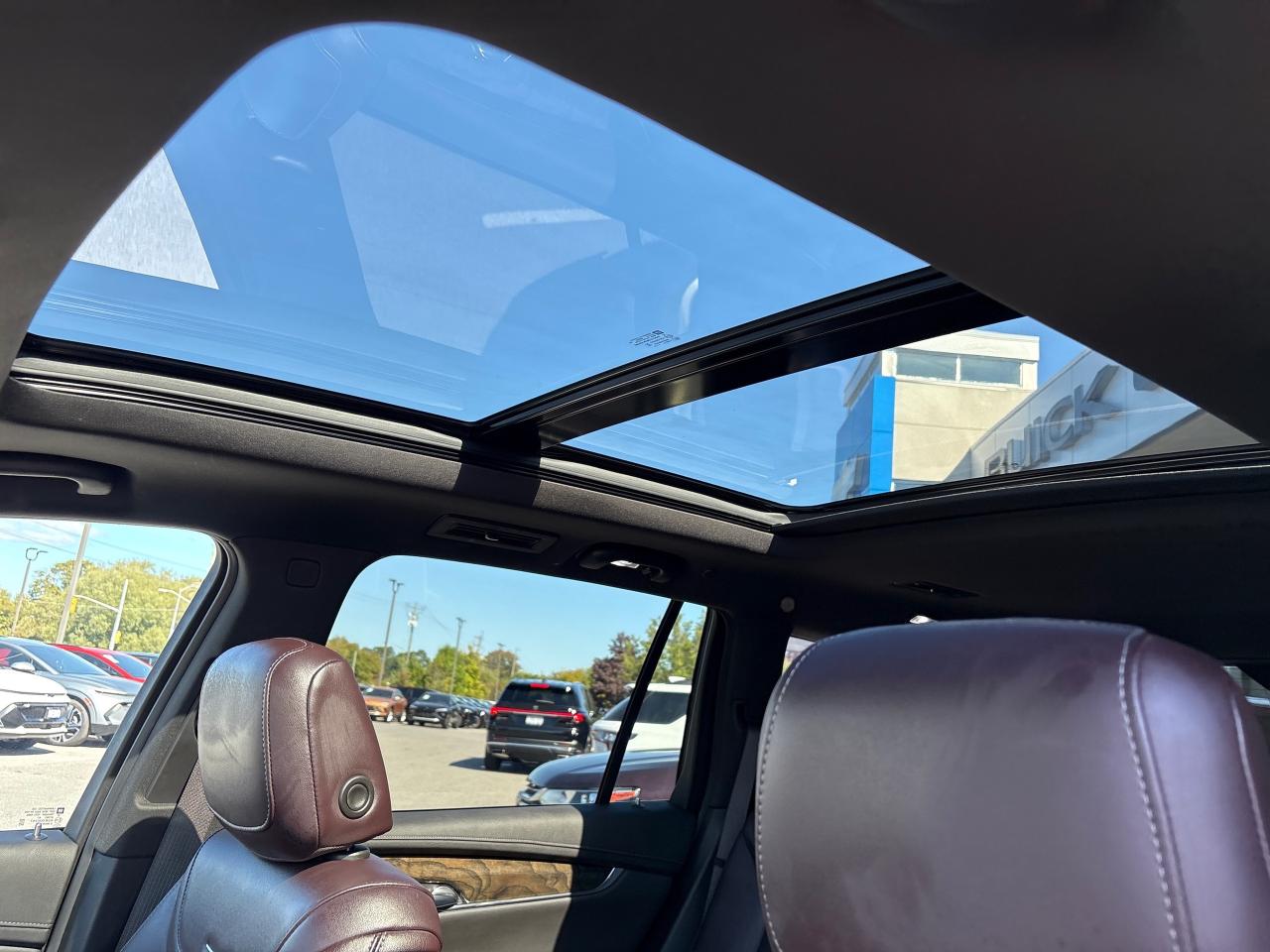 2021 Cadillac XT6 Premium Luxury AWD + 7 Pass + Sunroof + 1 Owner Photo