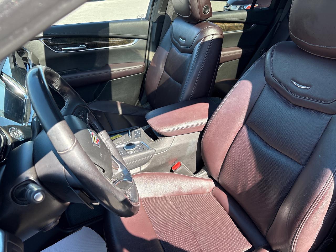 2021 Cadillac XT6 Premium Luxury AWD + 7 Pass + Sunroof + 1 Owner Photo