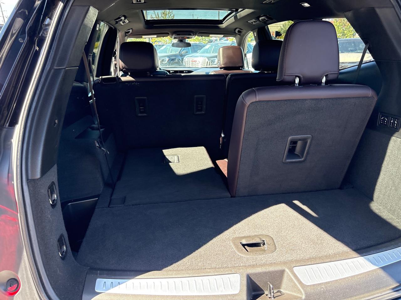 2021 Cadillac XT6 Premium Luxury AWD + 7 Pass + Sunroof + 1 Owner Photo