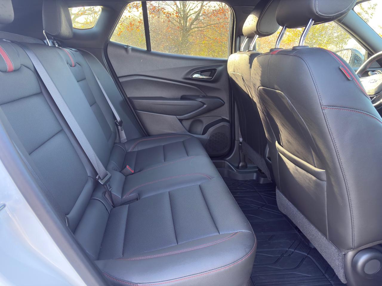 2024 Chevrolet Trax 2RS + Heated Seat + Black Alloys + 1 Owner Photo