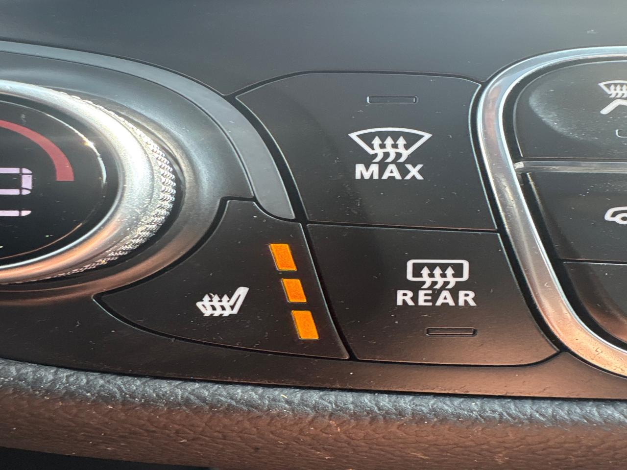 2022 Chevrolet Equinox RS AWD + Leather + Sunroof + 1 Owner*CLEARANCE* Photo