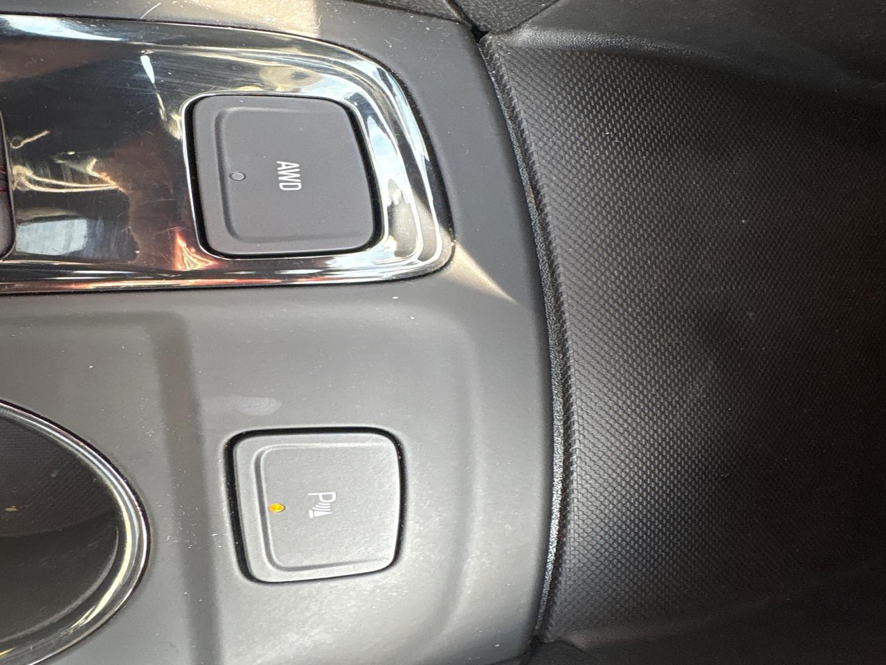 2022 Chevrolet Equinox RS AWD + Leather + Sunroof + 1 Owner*CLEARANCE* Photo