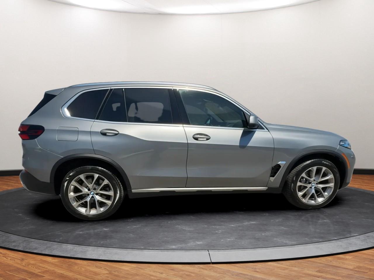 2024 BMW X5 xDrive40i Photo