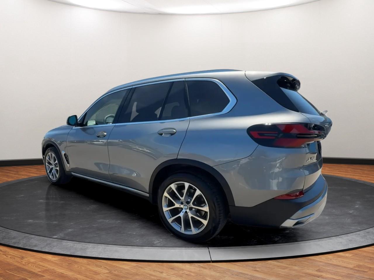 2024 BMW X5 xDrive40i Photo