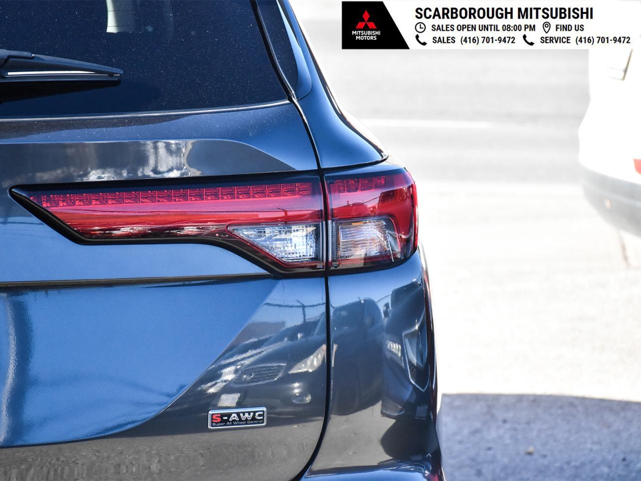 2024 Mitsubishi Outlander ES   4WD   Apple Carplay  Rear camera Photo