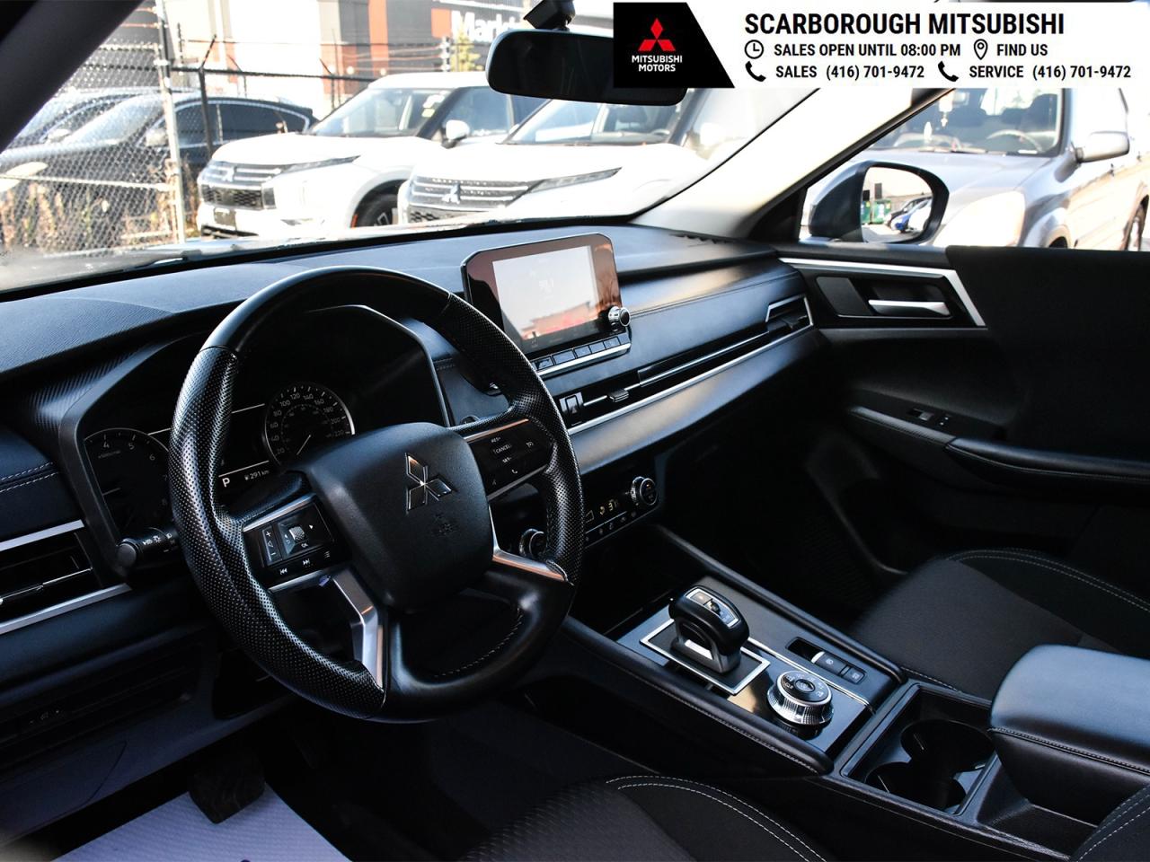 2024 Mitsubishi Outlander ES   4WD   Apple Carplay  Rear camera Photo