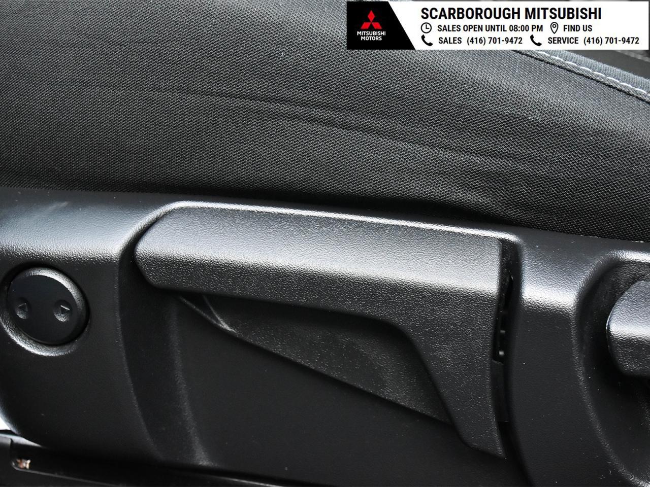 2024 Mitsubishi Outlander ES   4WD   Apple Carplay  Rear camera Photo