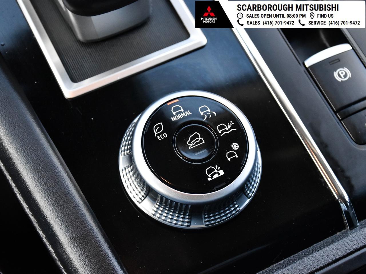 2024 Mitsubishi Outlander ES   4WD   Apple Carplay  Rear camera Photo