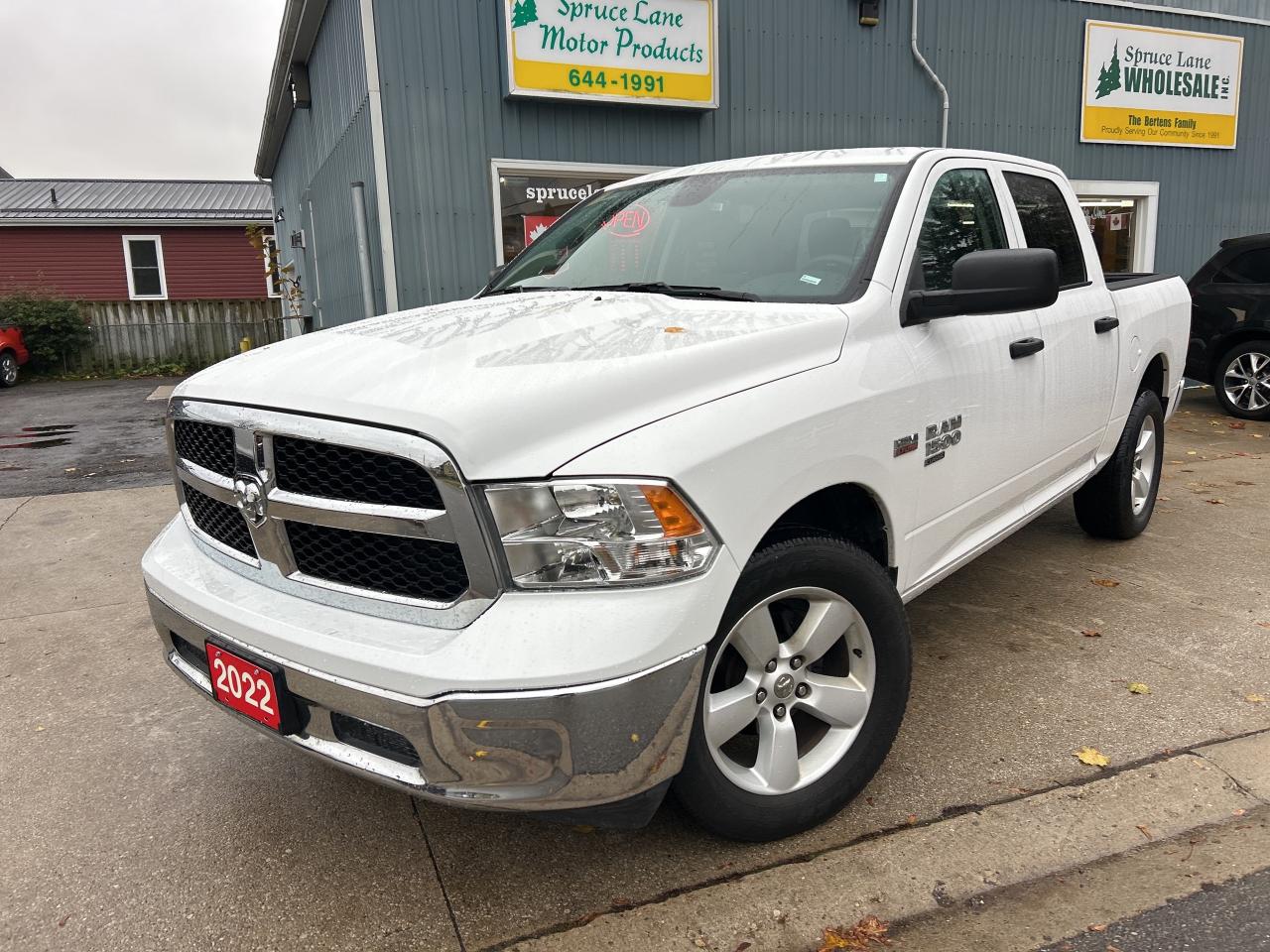 2022 RAM 1500 Classic SLT  CREW   V8   4X4 Photo
