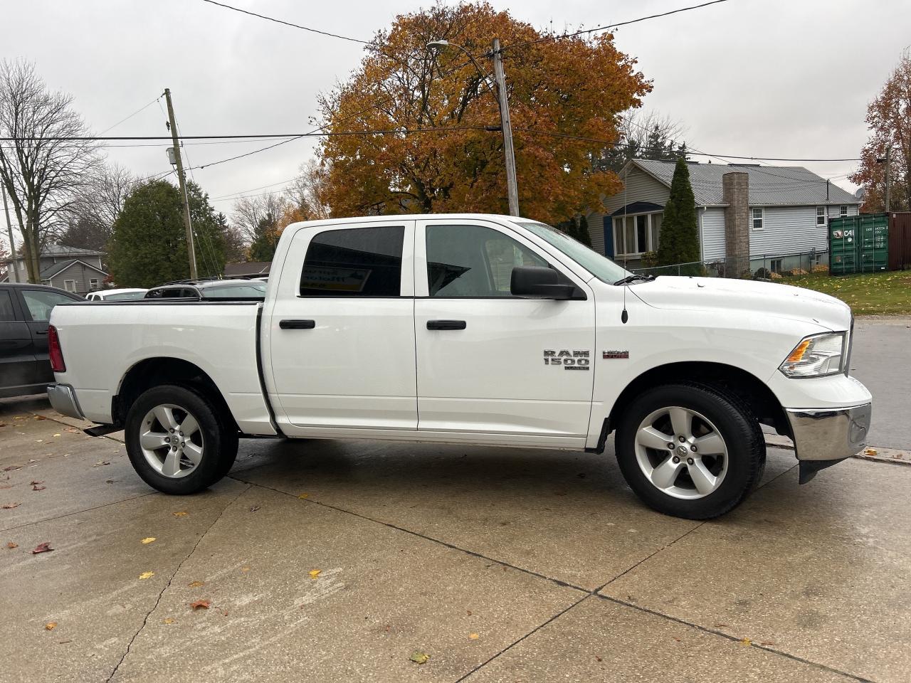 2022 RAM 1500 Classic SLT  CREW   V8   4X4 Photo