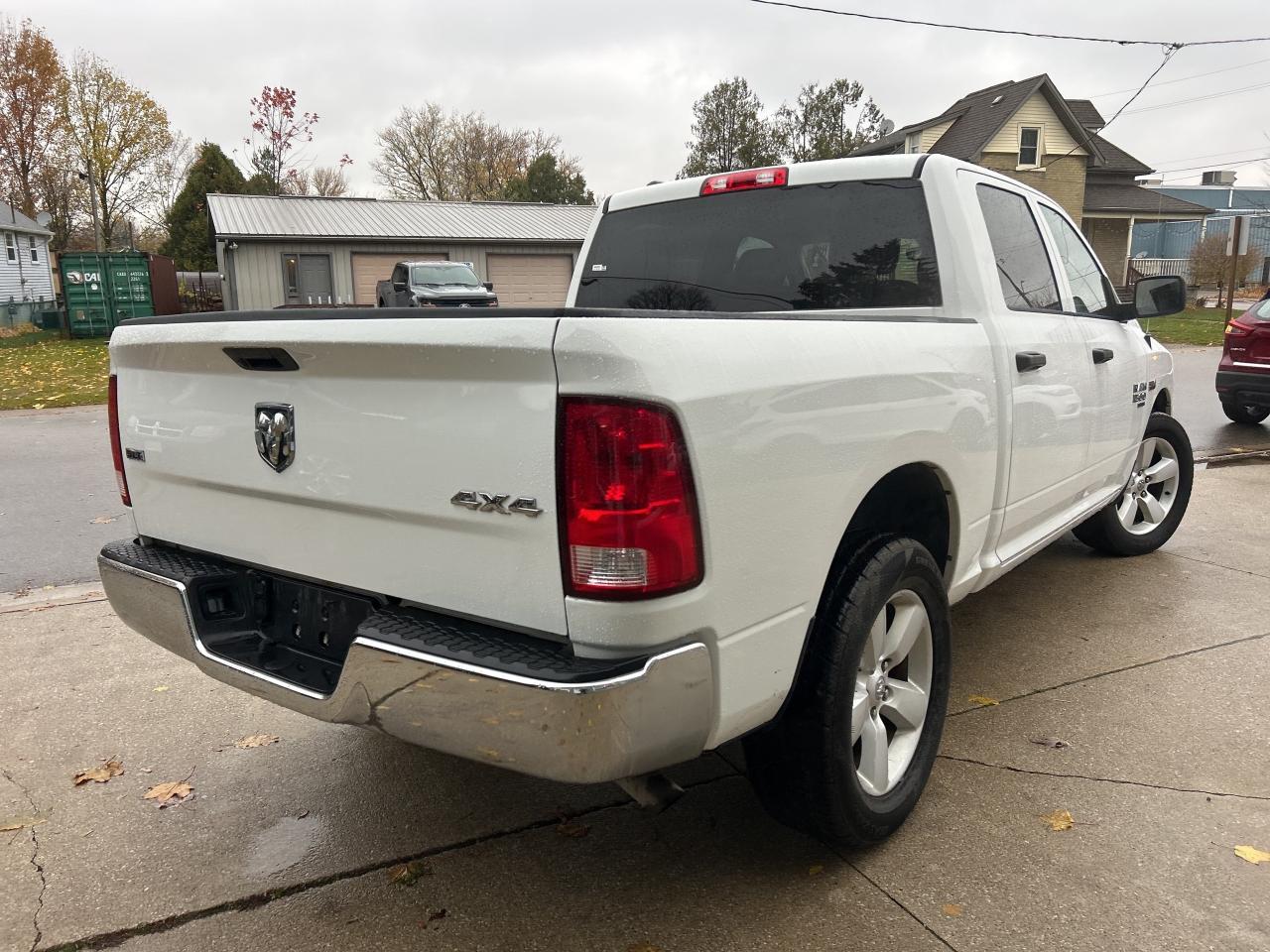 2022 RAM 1500 Classic SLT  CREW   V8   4X4 Photo