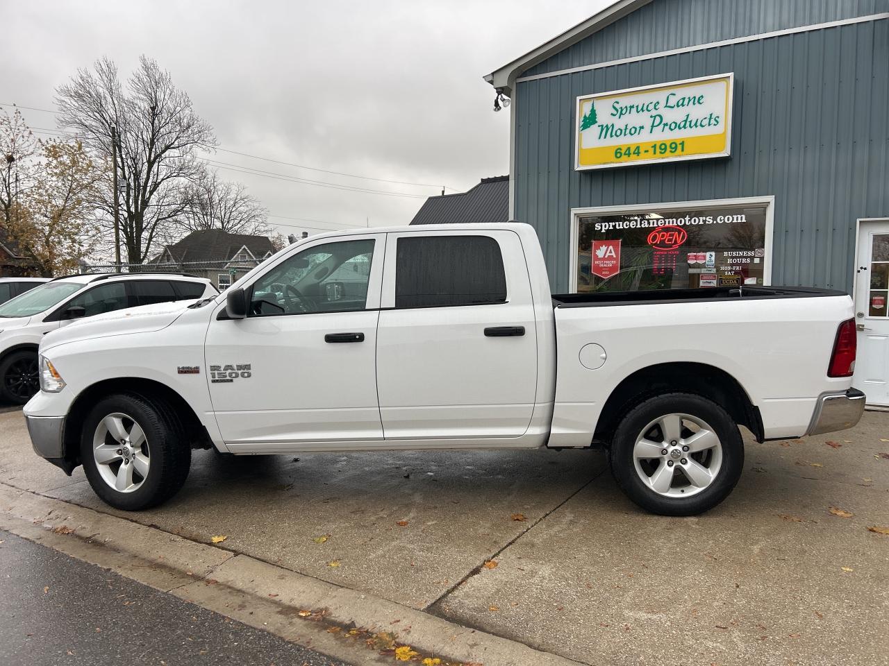 2022 RAM 1500 Classic SLT  CREW   V8   4X4 Photo