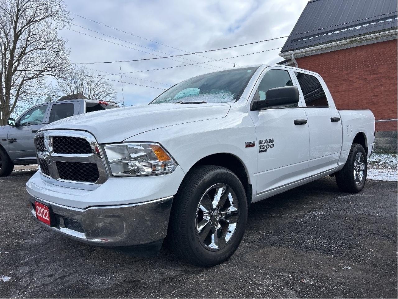 2022 RAM 1500 Classic SLT  CREW   V8   4X4 Photo