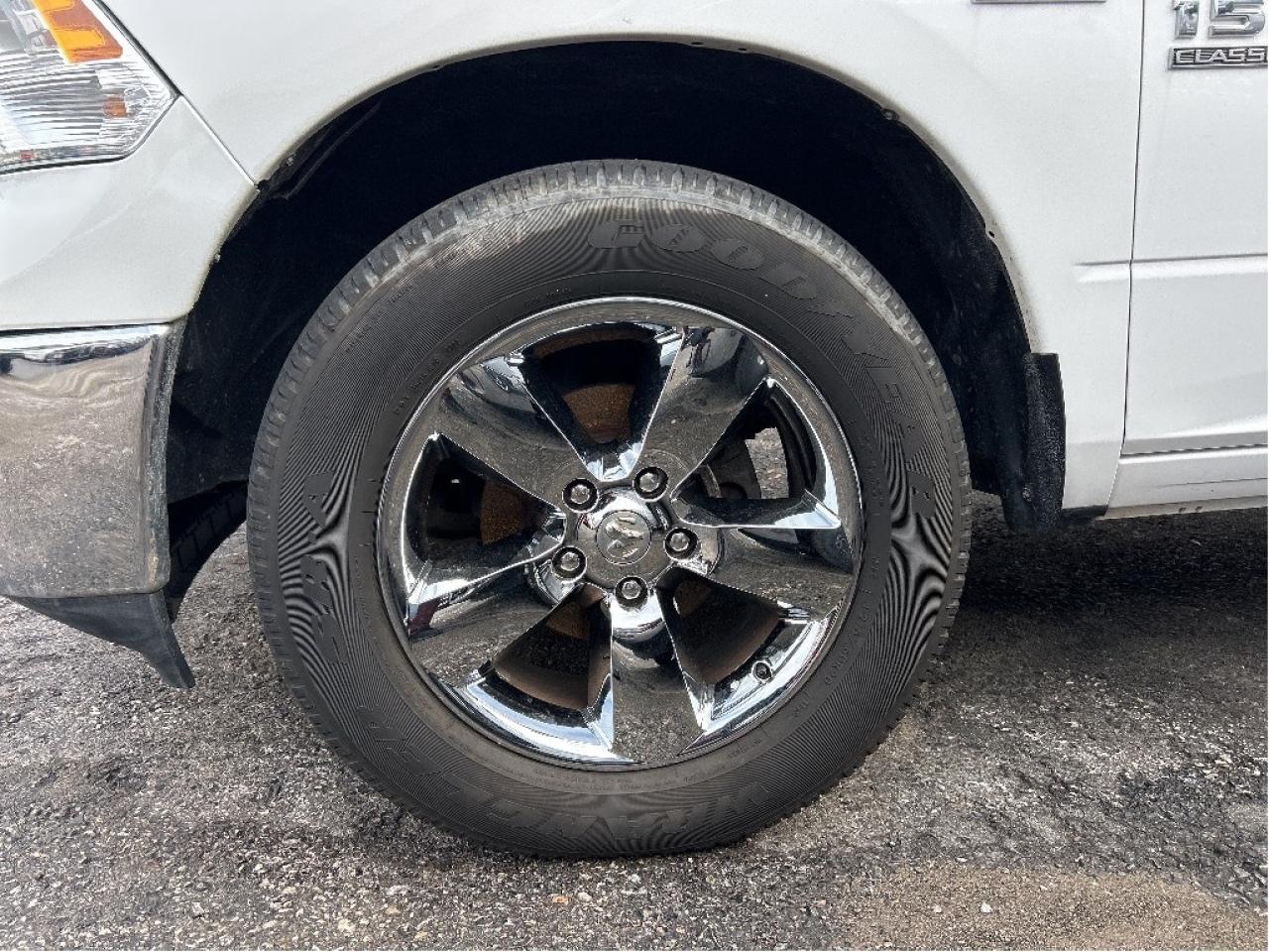 2022 RAM 1500 Classic SLT  CREW   V8   4X4 Photo