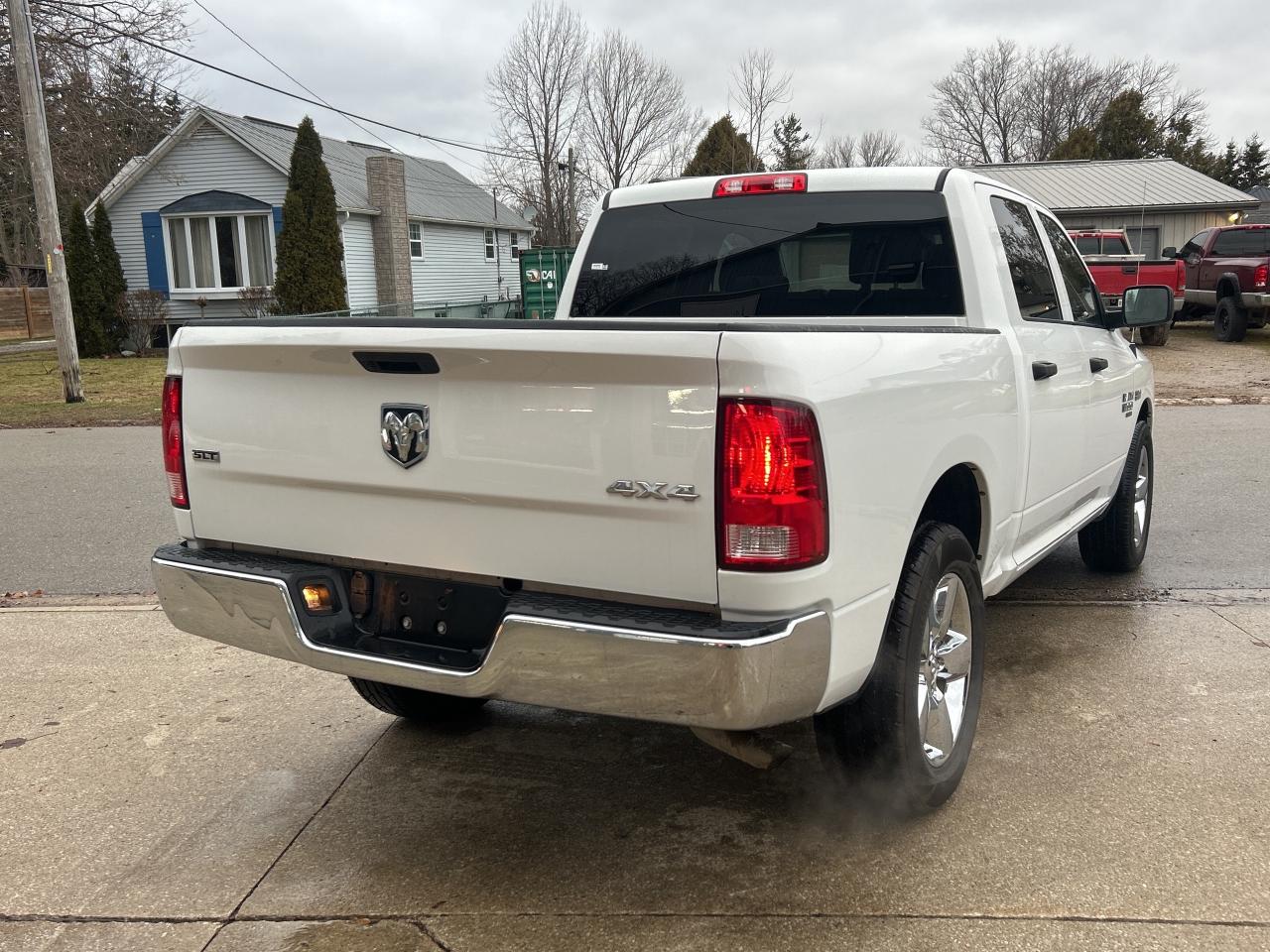 2022 RAM 1500 Classic SLT  CREW   V8   4X4 Photo