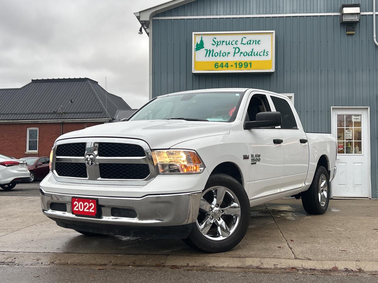 2022 RAM 1500 Classic SLT  CREW   V8   4X4 Photo0