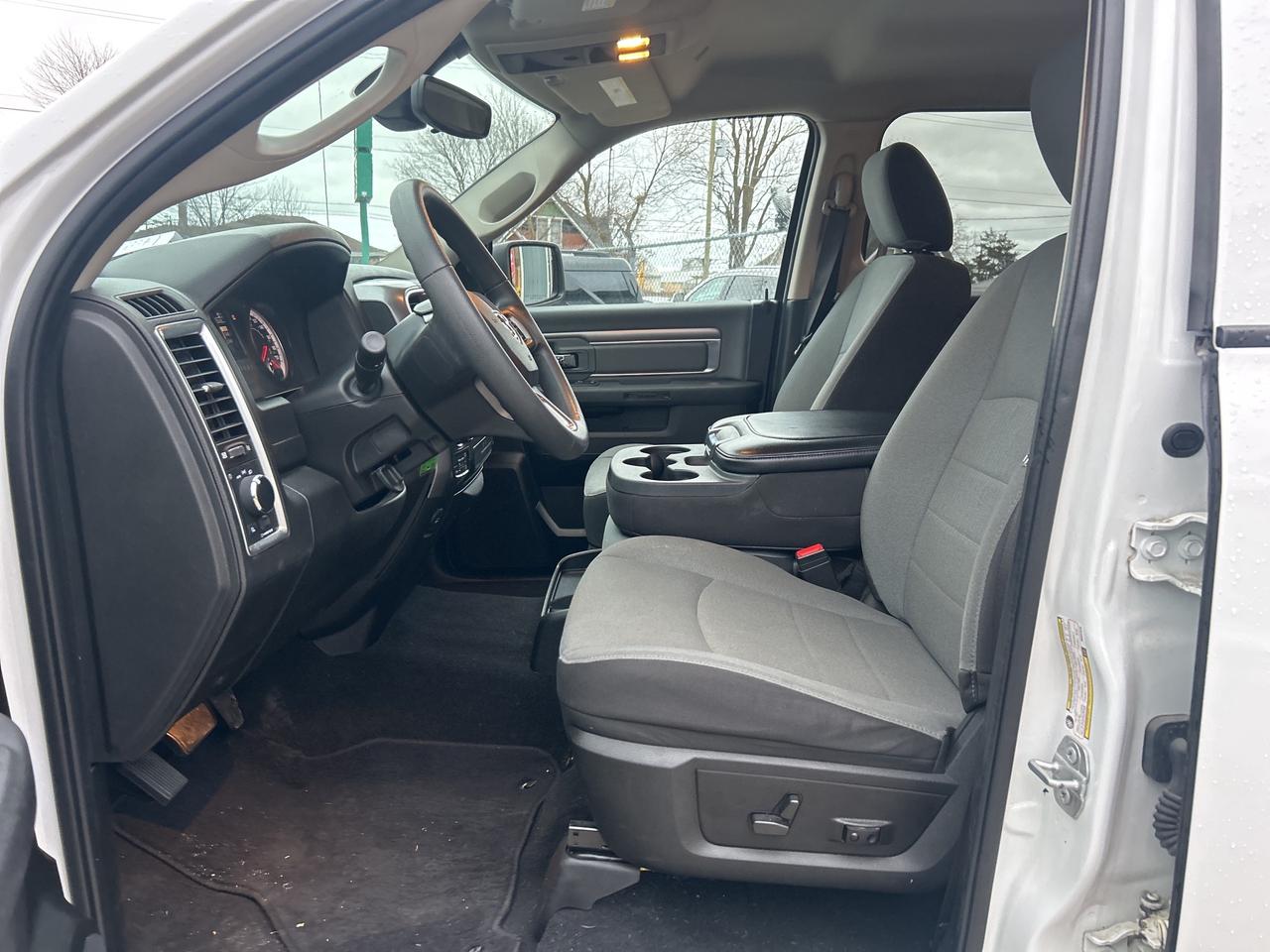 2022 RAM 1500 Classic SLT  CREW   V8   4X4 Photo