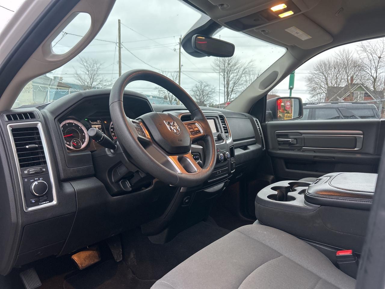 2022 RAM 1500 Classic SLT  CREW   V8   4X4 Photo