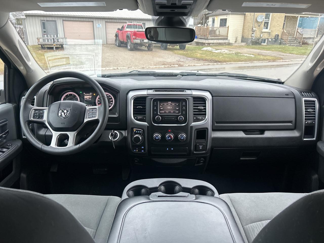 2022 RAM 1500 Classic SLT  CREW   V8   4X4 Photo