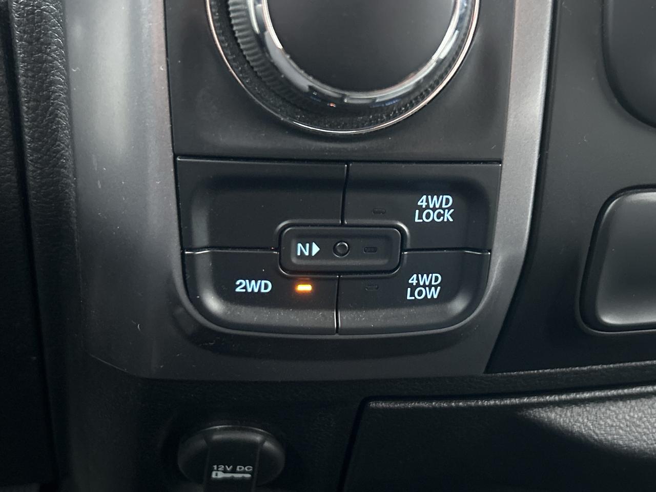 2022 RAM 1500 Classic SLT  CREW   V8   4X4 Photo