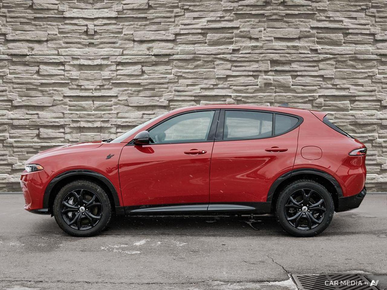 2024 Dodge Hornet PHEV Low Mileage   Blacktop Package Photo2