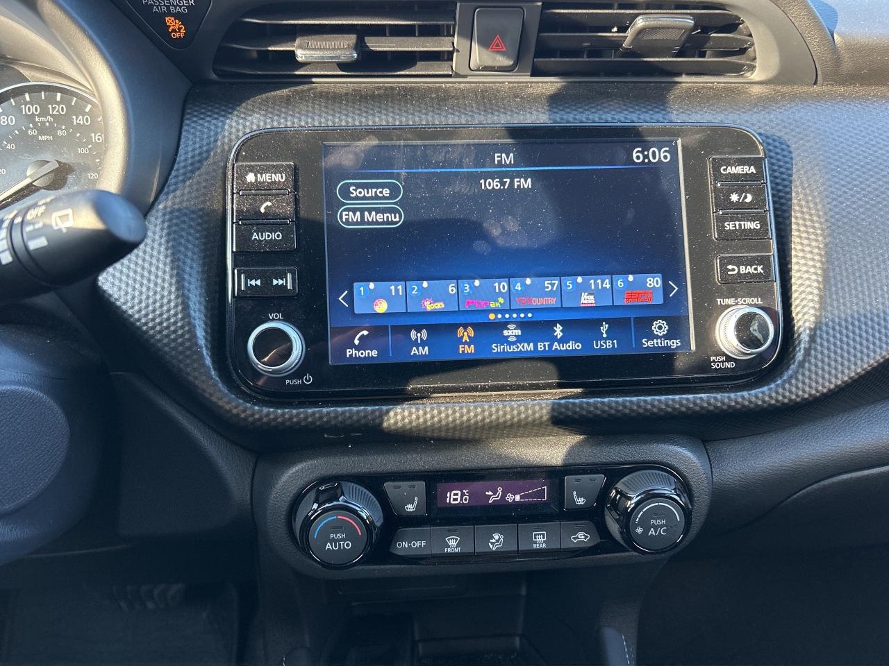 2023 Nissan Kicks SV  ** BLACK TOP ** Photo