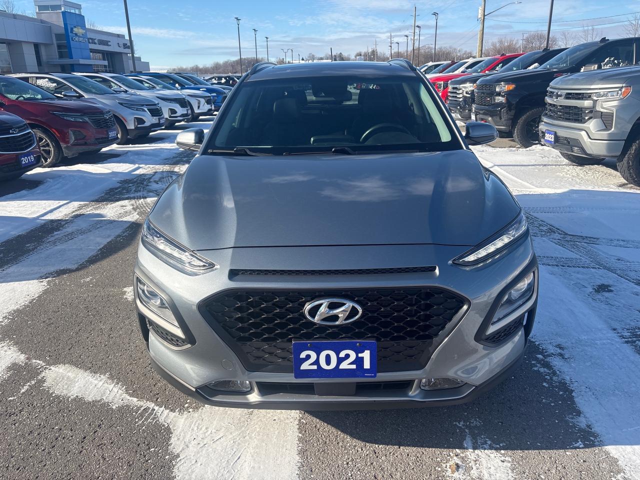 2021 Hyundai KONA Luxury  AWD + Sunroof + 1 Owner Photo