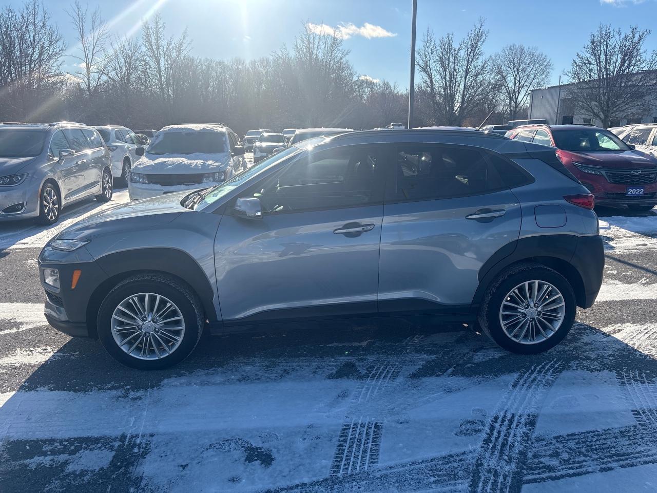 2021 Hyundai KONA Luxury  AWD + Sunroof + 1 Owner Photo