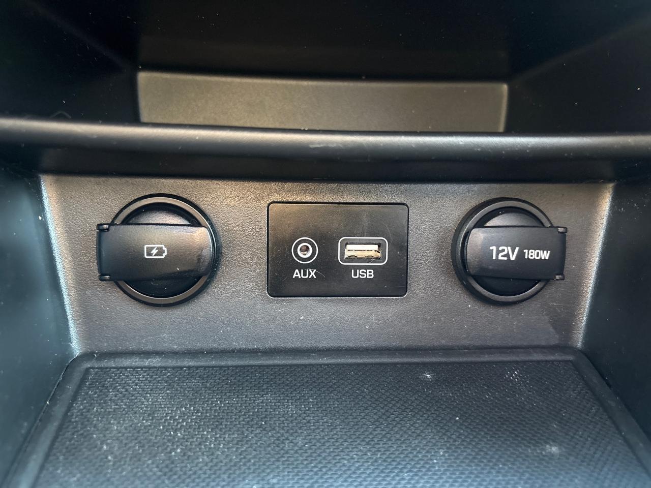 2021 Hyundai KONA Luxury  AWD + Sunroof + 1 Owner Photo