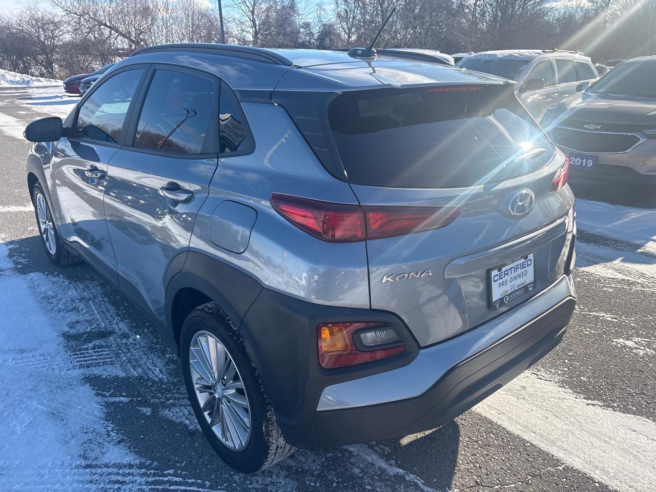 2021 Hyundai KONA Luxury  AWD + Sunroof + 1 Owner Photo