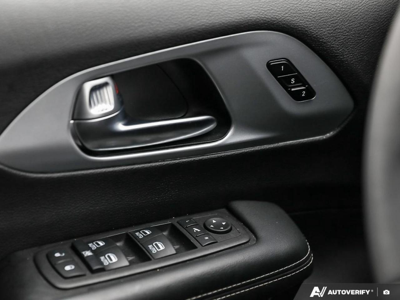 2025 Chrysler Pacifica  Photo