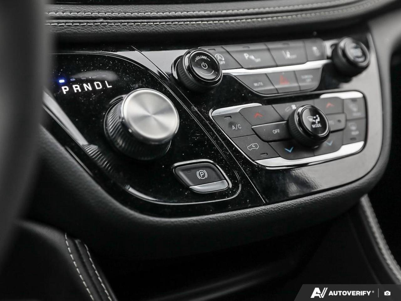 2025 Chrysler Pacifica  Photo