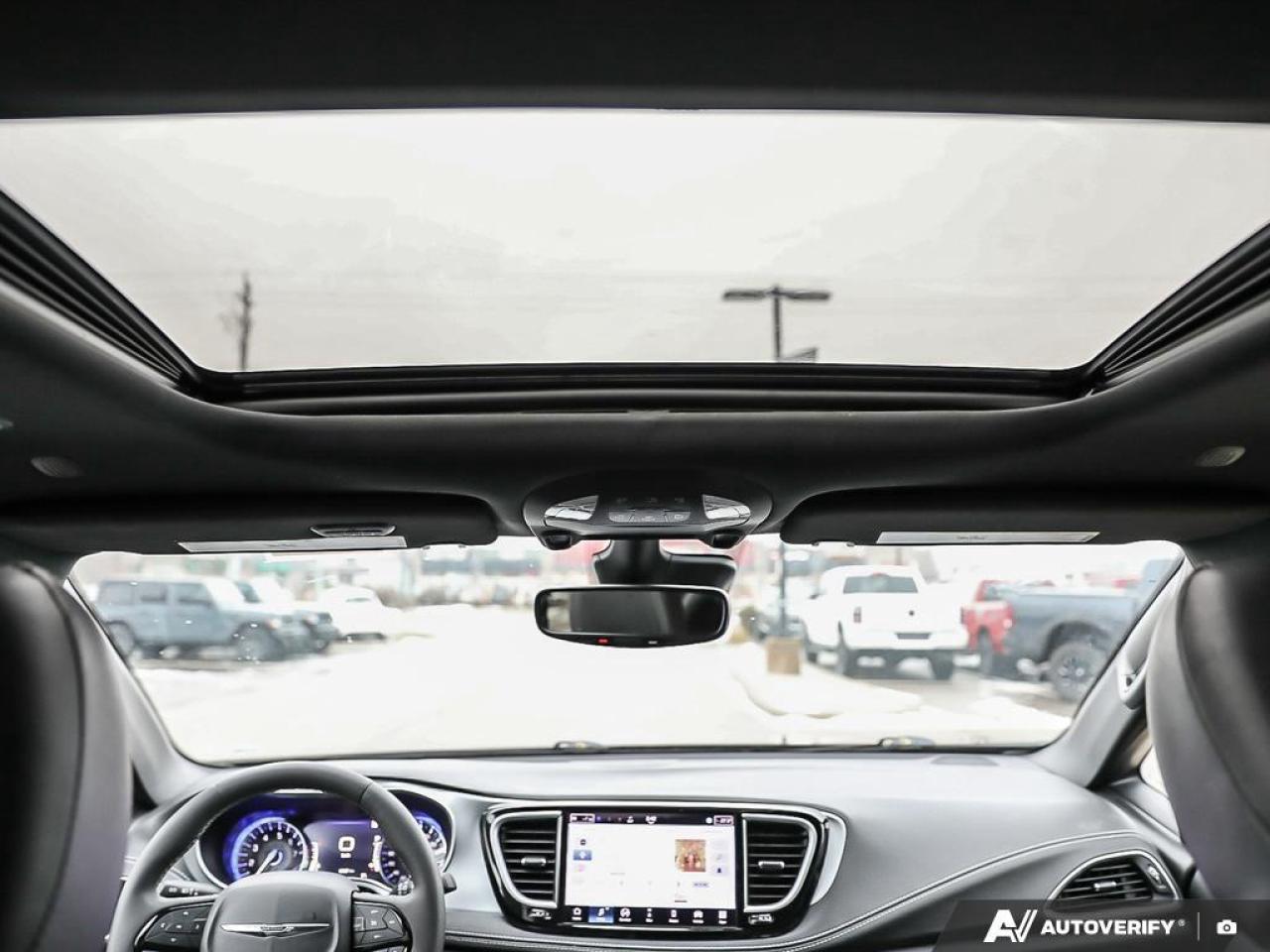 2025 Chrysler Pacifica  Photo