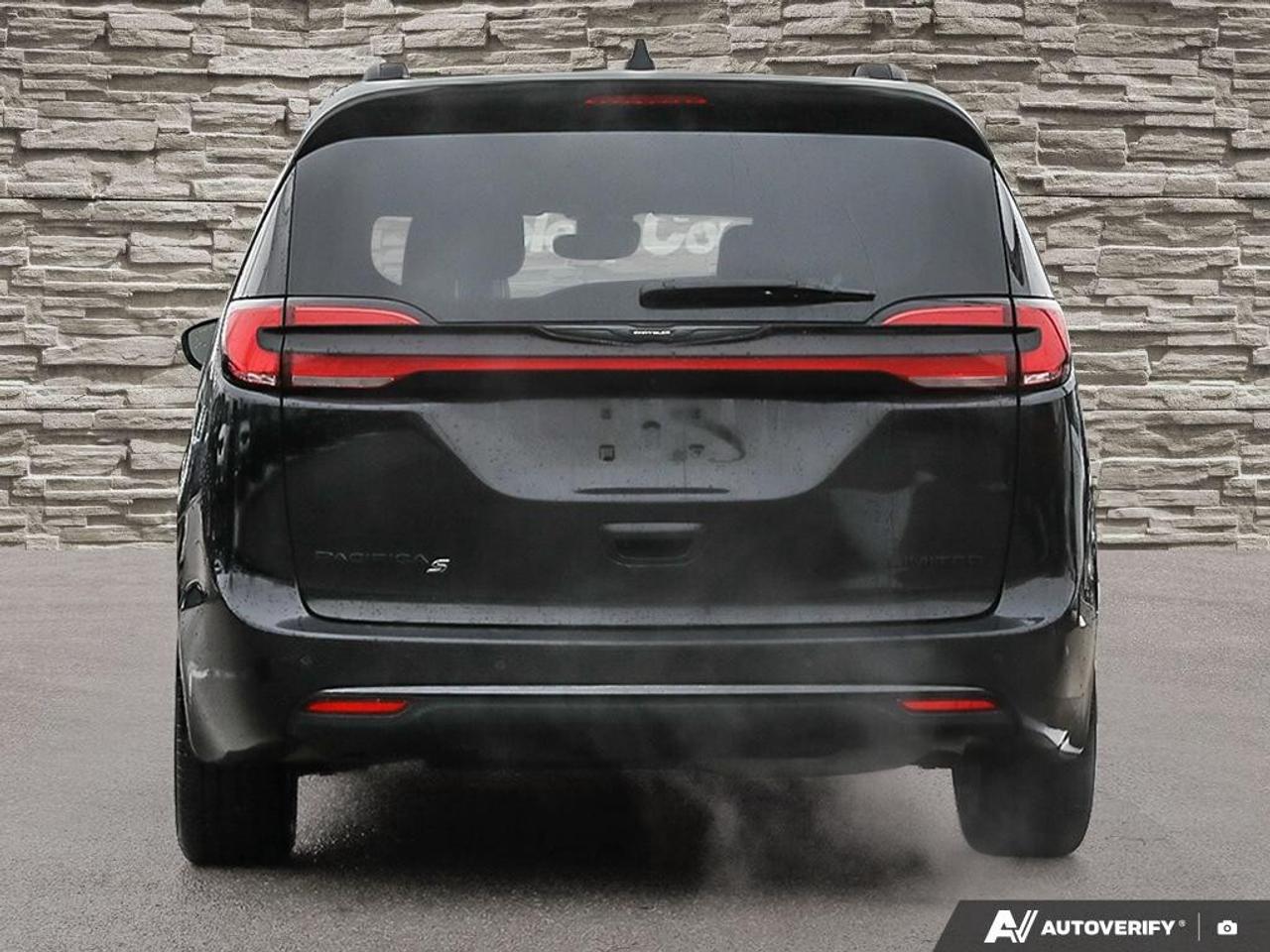 2025 Chrysler Pacifica  Photo