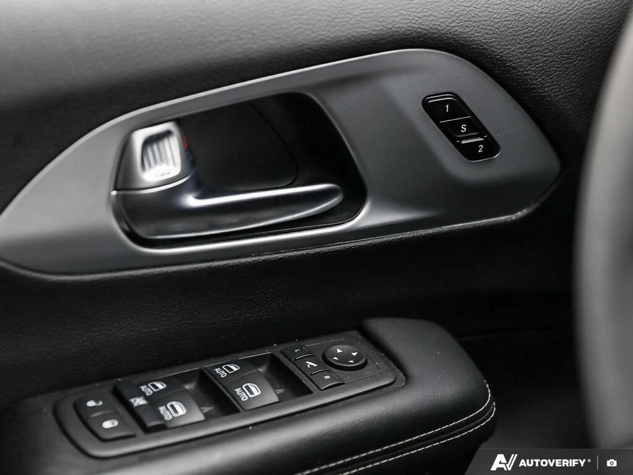 2025 Chrysler Pacifica  Photo