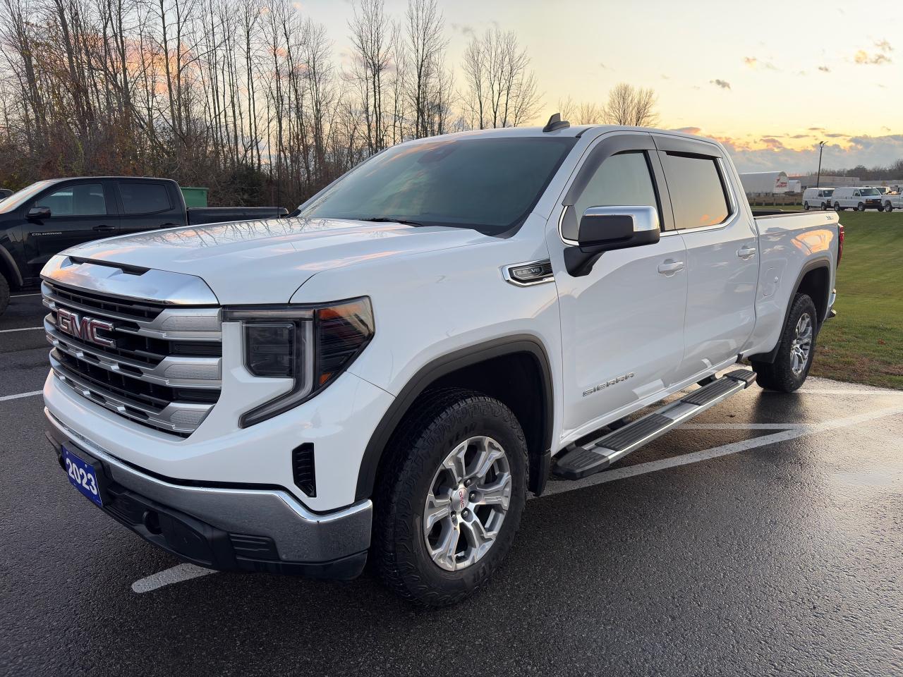 2023 GMC Sierra 1500 SLE Crew Longbox + 5.3L + X31 Off Road + 1 Owner Photo2
