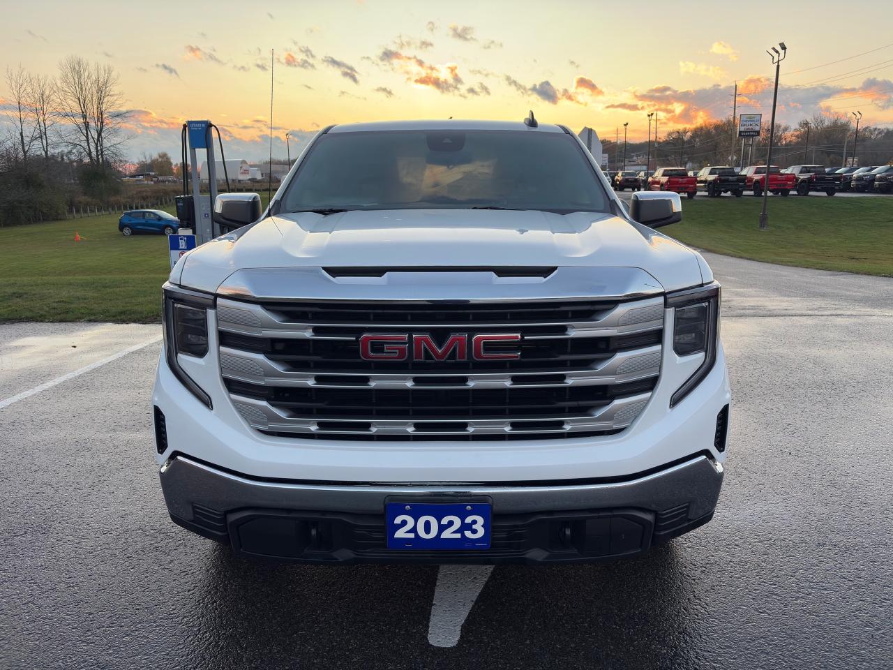 2023 GMC Sierra 1500 SLE Crew Longbox + 5.3L + X31 Off Road + 1 Owner Photo