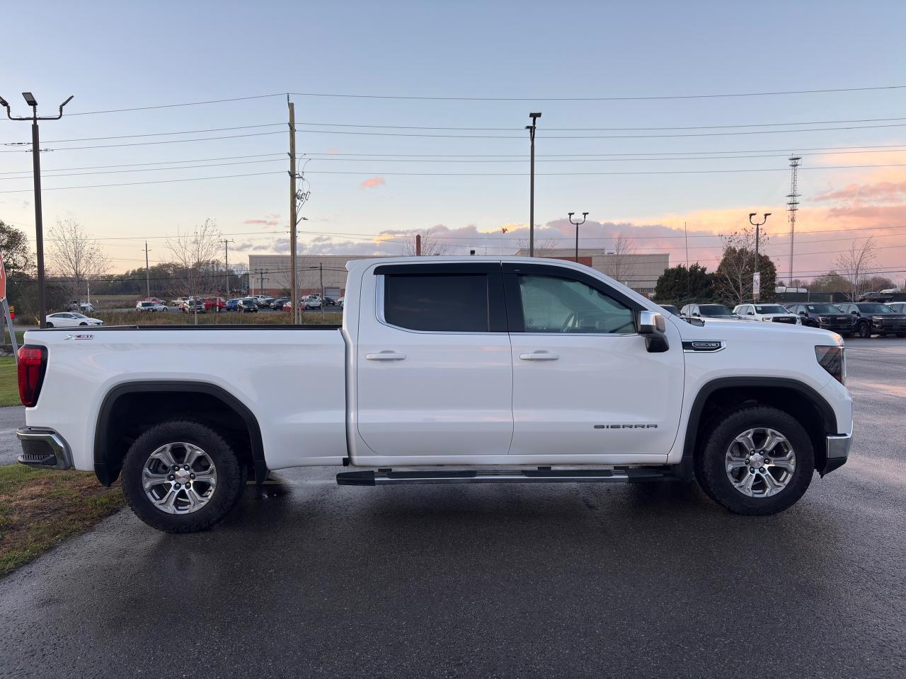 2023 GMC Sierra 1500 SLE Crew Longbox + 5.3L + X31 Off Road + 1 Owner Photo