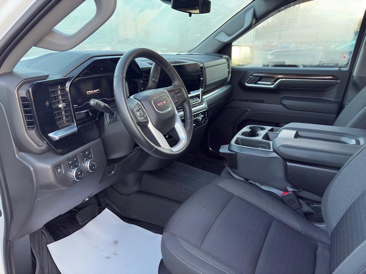 2023 GMC Sierra 1500 SLE Crew Longbox + 5.3L + X31 Off Road + 1 Owner Photo