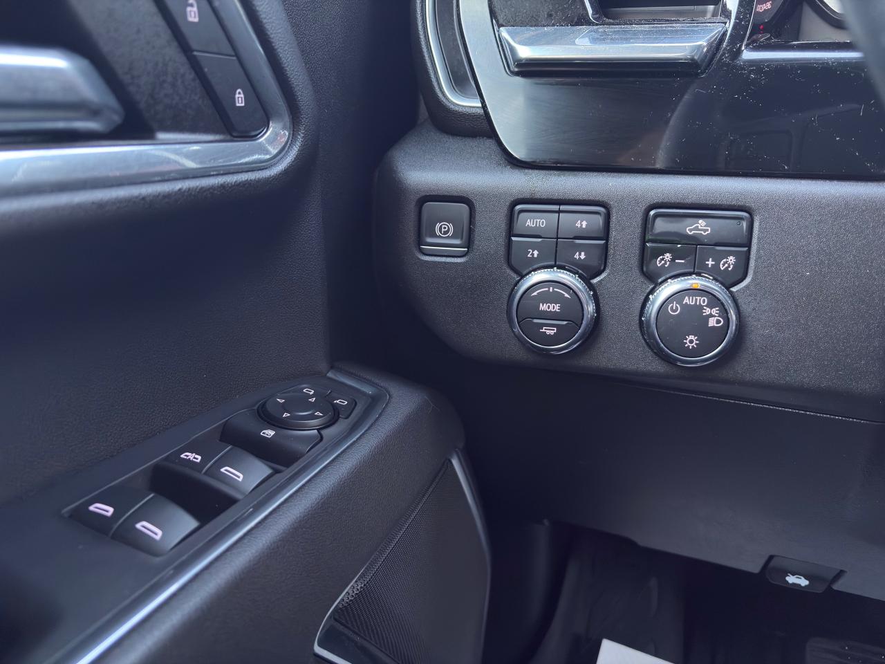 2023 GMC Sierra 1500 SLE Crew Longbox + 5.3L + X31 Off Road + 1 Owner Photo