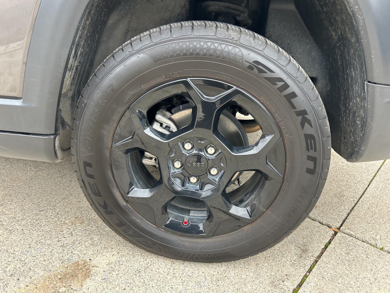 2023 Jeep Compass Trailhawk Elite ** WOW - WOW !! ** Photo