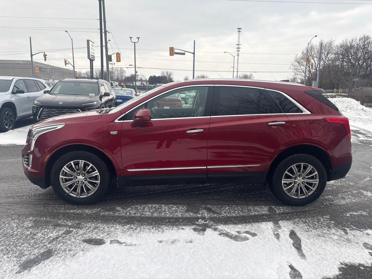 2019 Cadillac XT5 Luxury AWd + Sunroof + Navigation + Drivers Awaren Photo