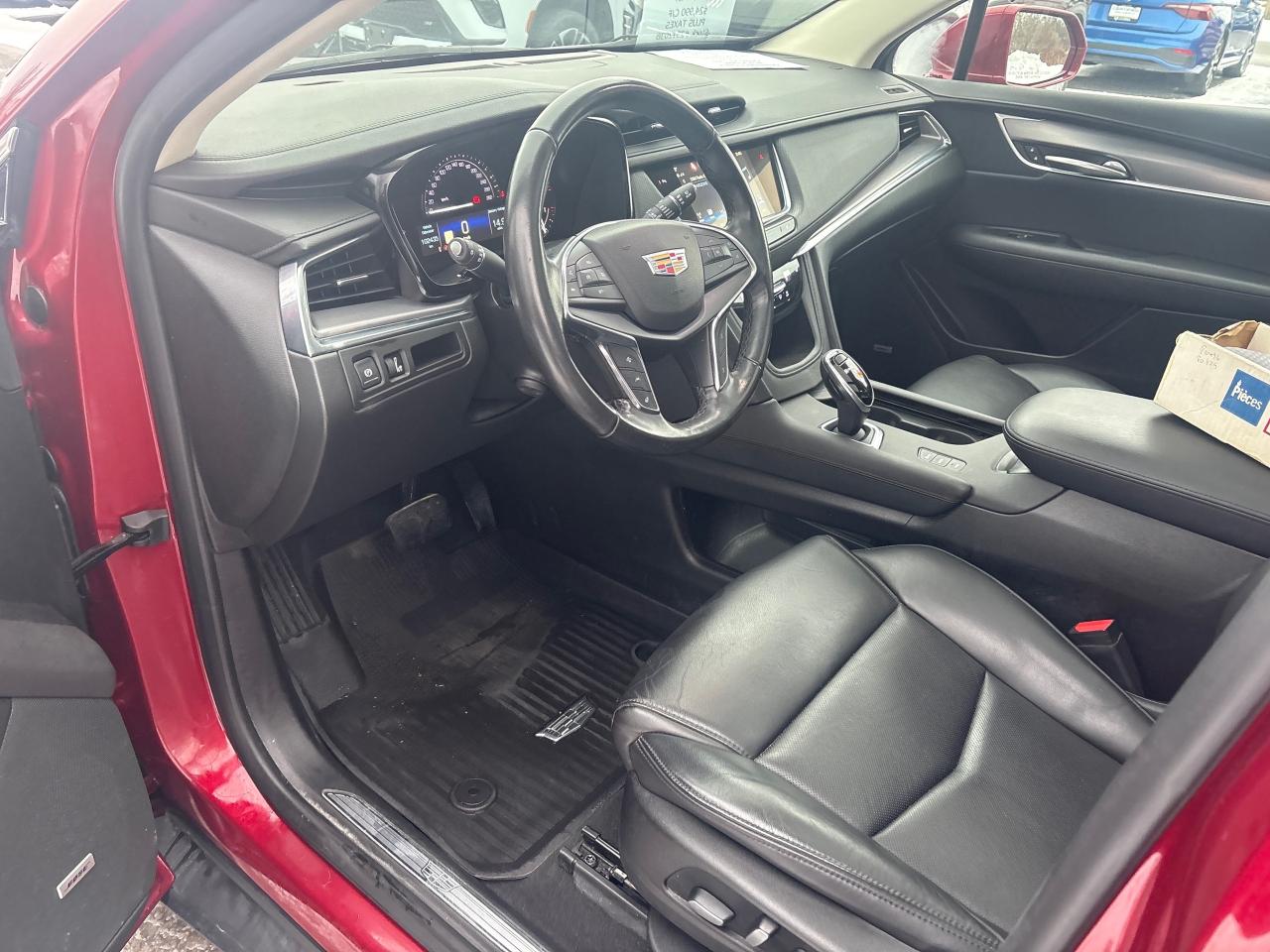 2019 Cadillac XT5 Luxury AWd + Sunroof + Navigation + Drivers Awaren Photo