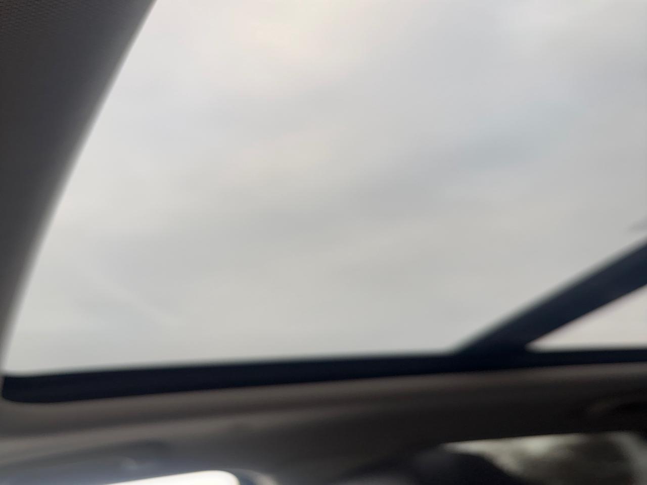 2019 Cadillac XT5 Luxury AWd + Sunroof + Navigation + Drivers Awaren Photo