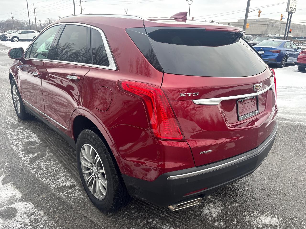 2019 Cadillac XT5 Luxury AWd + Sunroof + Navigation + Drivers Awaren Photo